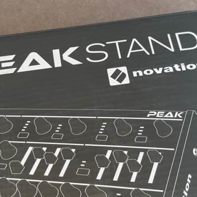 Novation Peak Stand 2020's - Black