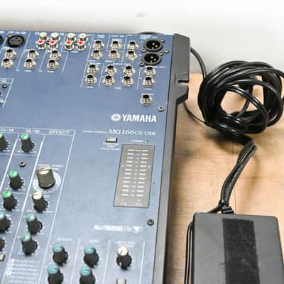 Yamaha MG166CX-USB 16-Channel 4-Bus Rack-Mountable Mixer with USB CG0142P image 5