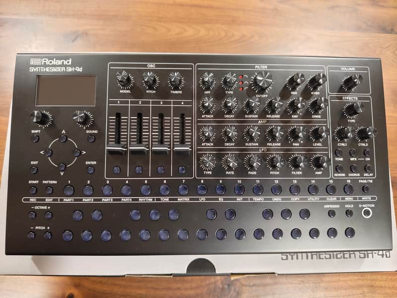 Roland SH-4D polyphonic desktop synthesizer image 1