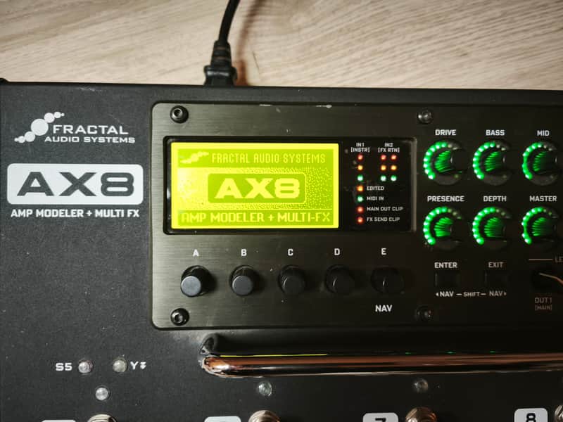Fractal Audio Systems AX8 Amp Modeler Multi-FX | Reverb France
