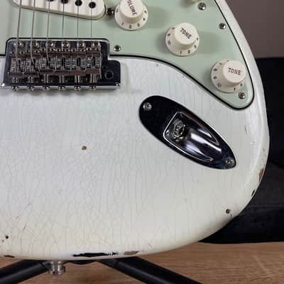 2020 Fender Custom Shop GT11 Relic Stratocaster ~ Olympic White & 3 Color Sunburst image 2