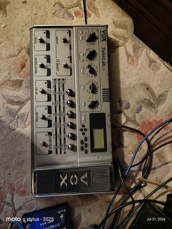 Vox ToneLab LE Multi-Effects Floorboard | Reverb
