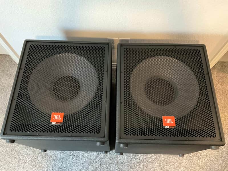 JBL MPro MP418S (18