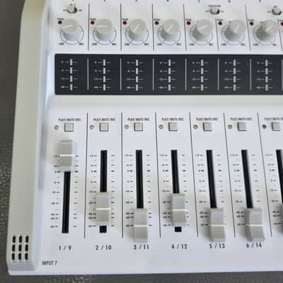 Zoom R16 USB Audio Multitrack Recorder image 3