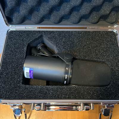 Shure SM7B Cardioid Dynamic Microphone 2001 - Present - Black - With Hand Made HARD CASE image 4