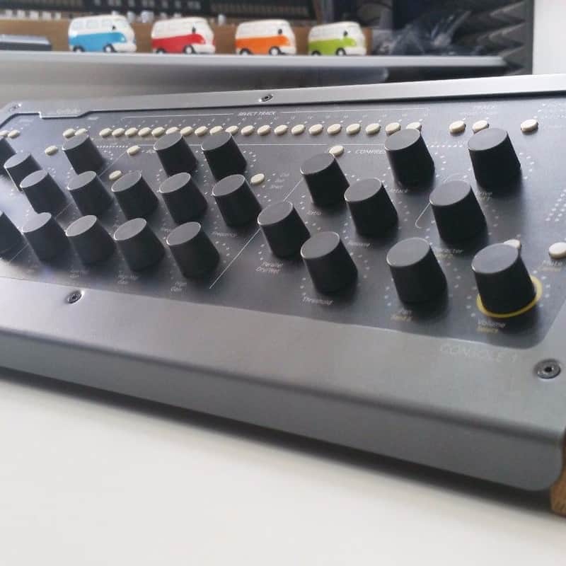 Softube Console 1 Solid Oak Stand Small Oak