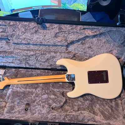 Fender Stratocaster PROFESSIONAL II - Olympic White image 3