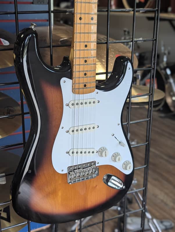 Fender Vintera II ’70s Stratocaster Maple 3-Color Sunburst 2023 – New 2023