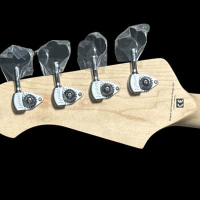 Lakland Skyline Decade Bass. White Gloss / Rosewood *In Stock* image 10