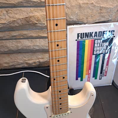 Fernandes Strat style image 4
