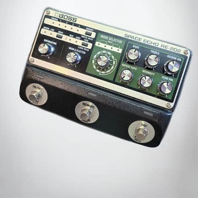 Boss RE-202 Space Echo | Reverb