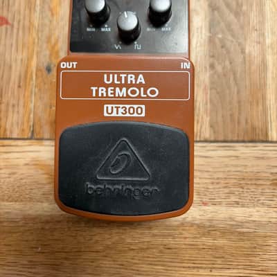 Behringer UT300 Ultra Tremolo Pedal 2010s - Standard image 1