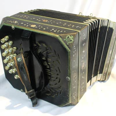 5766 - Black Decorated Chemnitzer Concertina LM 26/22 image 2