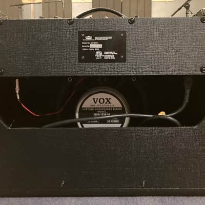 Vox AC15CC1 Custom Classic 15-Watt 1x12" Guitar Combo 2006 - 2010 - Black image 3