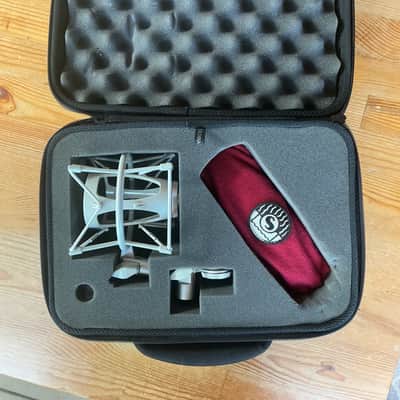 Shure KSM44A Large Diaphragm Multipattern Condenser Microphone image 5