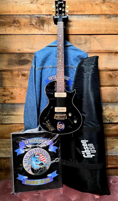 Limited Edition 1998 Gibson USA Blues Hawk Signed by B.B. King w/ Extras image 1
