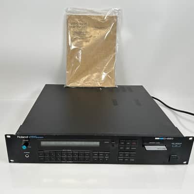 Roland D-550 Vintage Linear Arithmetic Digital Synthesizer w/ Memort Card