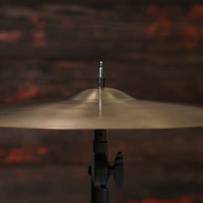 Zildjian 16" Avedis Thin Crash Cymbal - 1018g image 5
