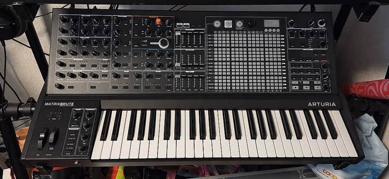 Arturia MatrixBrute 49-Key Synthesiser 2017 - Present - Black Edition image 1