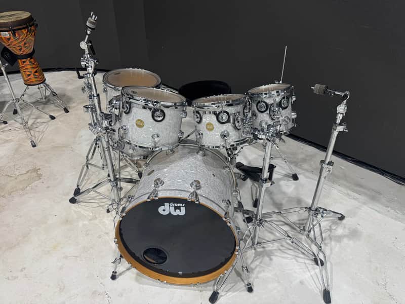 DW  Collector’s Series - White perl image 1