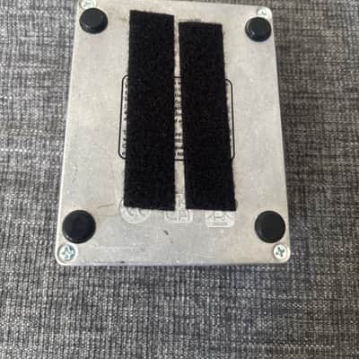 Electro-Harmonix Hum Debugger Hum Eliminator 2007 - Present - Green / Black imagen 2