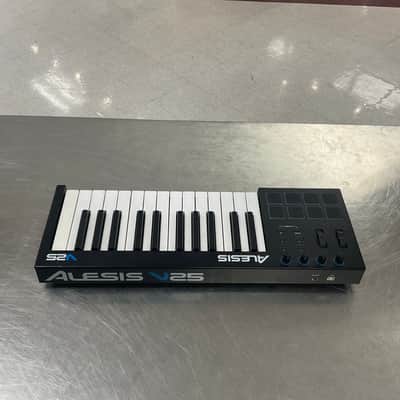 Alesis V25 25-key USB MIDI Controller with Beat Pads 2017 - 2022 - Black image 6