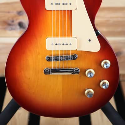 Gibson Les Paul Studio '50s Tribute with P90s 2011 - Worn Heritage Cherry Burst image 2