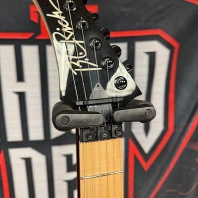 B.C. RICH USA GUNSLINGER SNAKESKIN W/Case image 3