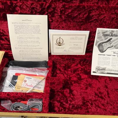 Fender 60th Anniversary 1954 Reissue Stratocaster 2014 - 2 color sunburst image 9