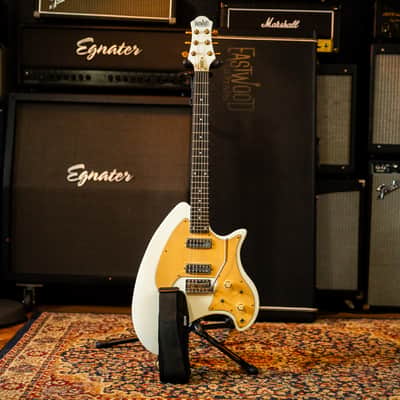 Eastwood Breadwinner 2010s - White W/ Original Hardcase image 2