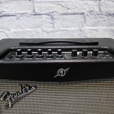 Fender  Mustang v.2 Guitar Combo Amp image 3