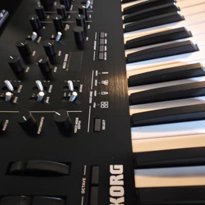 Korg Prologue 8 Polyphonic 49-Key 8-Voice Analog Synthesizer 2018 - Present - Black/Wood image 4