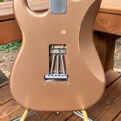 Fender Vintera 1960s Road Worn Stratocaster 2021 - Limited Edition Firemist Gold With New Fender Gig Bag image 3