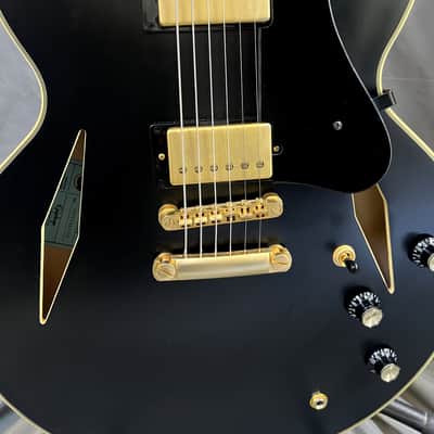 Epiphone Emily Wolfe Sheraton w/ PICKGUARD / Black Aged Gloss w/EpiLite Case Excellent image 3