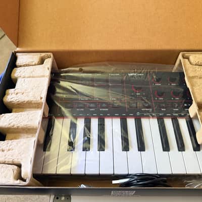 Akai MPK Mini MKII 25-Key MIDI Controller 2014 - Present - Black with Black Keys image 3