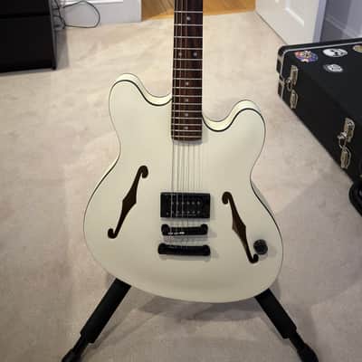 Fender Tom Delonge Starcaster 2024 - Olympic White, with Gator Hard Case image 2
