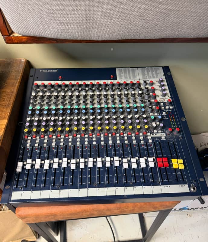 Soundcraft FX16ii 16-Channel Mixer with Lexicon Effects Processor
