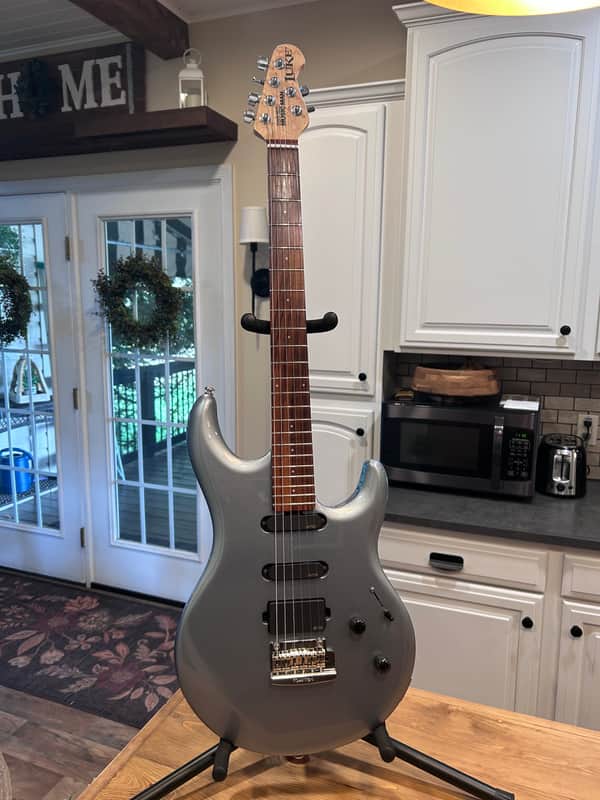 Ernie Ball Music Man Luke II