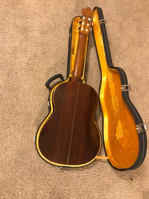 Yamaha C-300 concert classical guitar 1970s made in Japan with