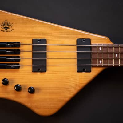BootLegger Guitar Ace 4  String Headless Bass Honey Clear 7.8 Lbs With Stiletto Case & Flask image 6