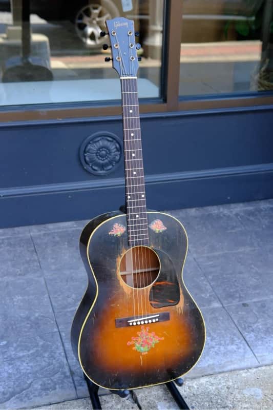 Gibson LG-2