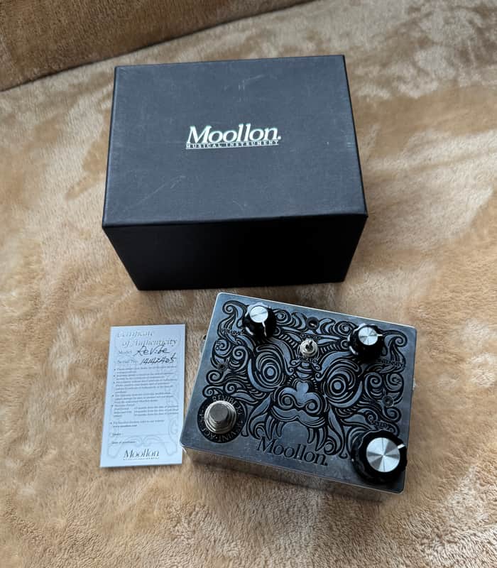 ギター Moollon / ReVibe Moollon ReVibe | Reverb Finland