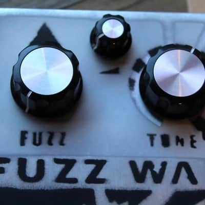 DEATH BY AUDIO "Fuzz War" image 5
