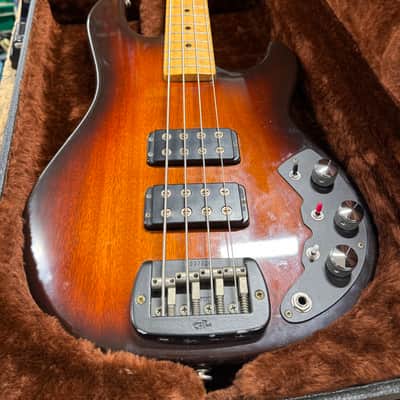 Vintage 1981 G&L L-2000 bass guitar, w/OHSC image 10
