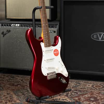 Squier Classic Vibe '60s Stratocaster Electric Guitar - Candy Apple Red image 12