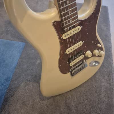 Fender American Elite Stratocaster HSS Olympic Pearl White image 4