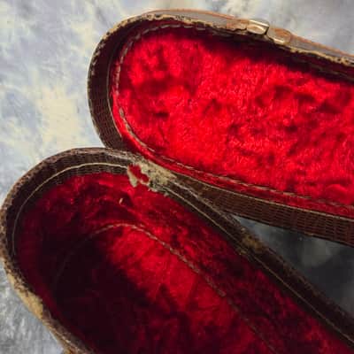 Vintage RARE 1950's Gibson Epiphone 14 x 39 1/2 Inch Alligator Print Red Plush Soft Shell Guitar Case image 11