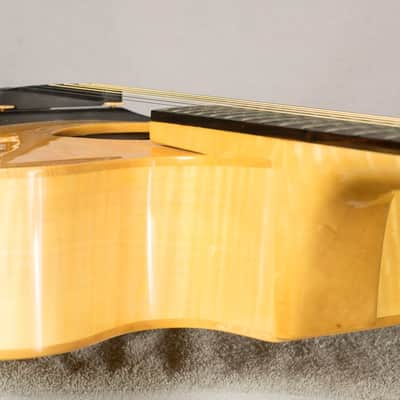 Yunzhi - Carved Oval Hole Archtop in Blonde / Natural w/ K&K Pure Archtop Pickup image 12