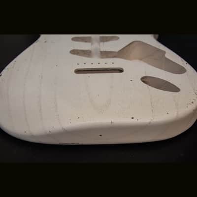Guitar Mill S-Style Body / 1 Piece Paulownia / 1 lbs. 14 oz. / Nitrocellulose TruGrain™ 'Olympic White' / Closet Clean (#GIN-3941) image 3