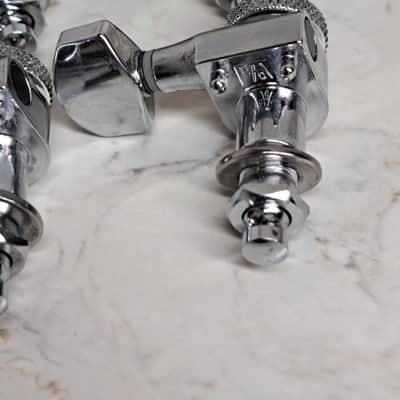 Charvel MIM Pro Mod So Cal Tuners Tuning Pegs 6 In-line Dual Pin & 2 String Trees- Chrome Finish image 7